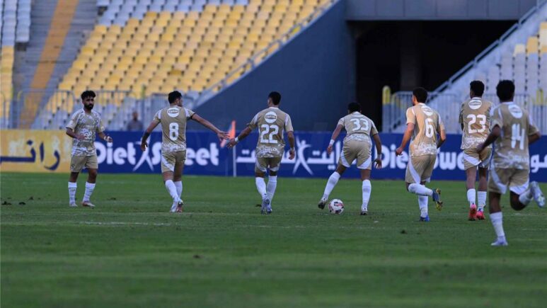 فيديو | الأهلي يتعادل مع فاركو ويمنح الزمالك وبيراميدز هدية في الدوري المصري