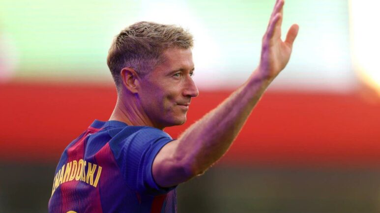 برشلونة يحدد بديل ليفاندوفسكي تمهيدًا لرحيله
