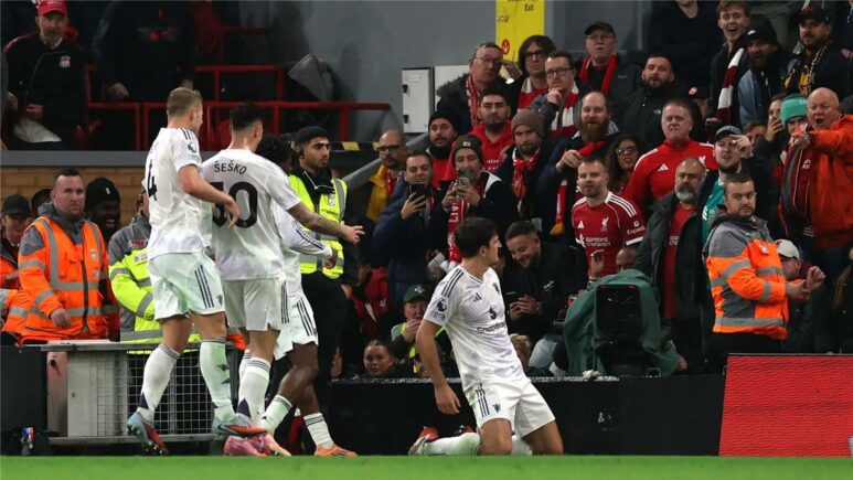 فيديو | الخسائر تتوالى.. محمد صلاح يشارك في هزيمة ليفربول أمام مانشستر يونايتد بـ الدوري الإنجليزي