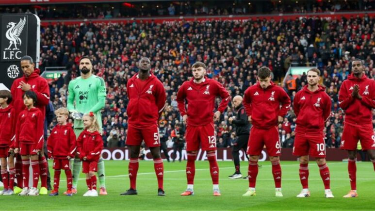 ثلاثي ليفربول السابق ينتقدون أداء لاعب الفريق: يلعب وهو مدمر عصبيًا