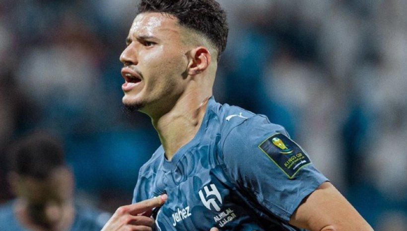 الحمدان يدرس فسخ عقده مع الهلال والانتقال إلى النصر