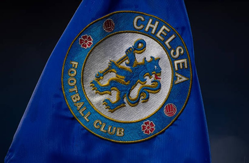 تشيلسي يصدر بيانًا رسميًا بعد إصابة اثنين من مشجعيه في نابولي