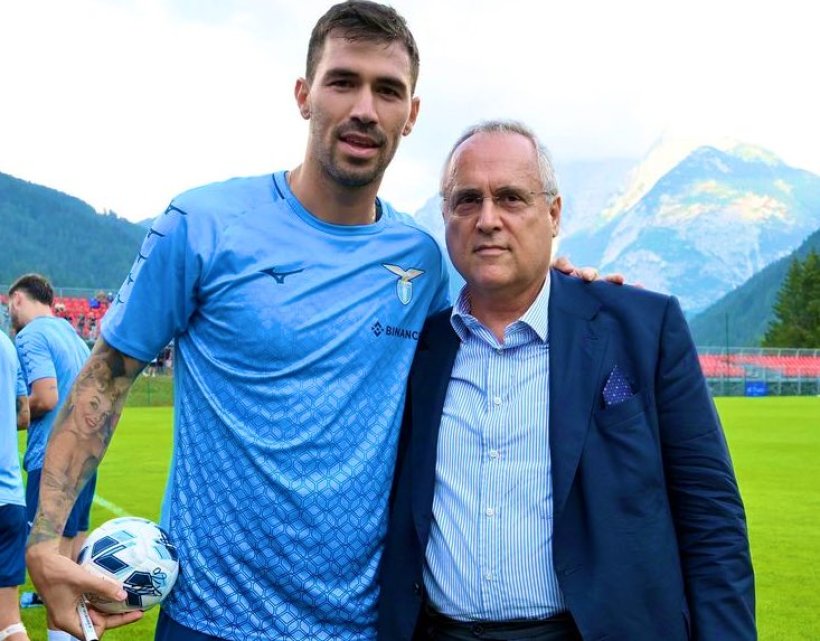 رومانيولي يتمسك بالرحيل عن لاتسيو والانضمام إلى السد