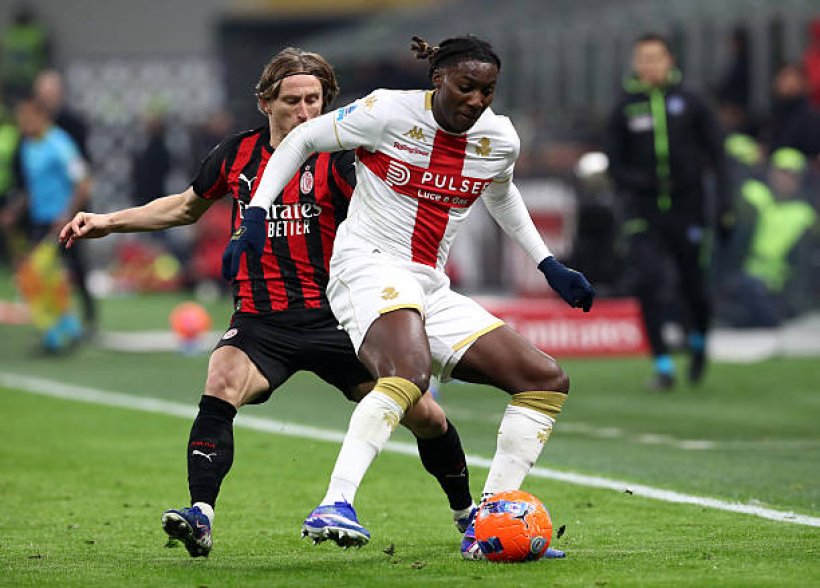 يوفنتوس يواصل المفاوضات مع مدافع جنوى