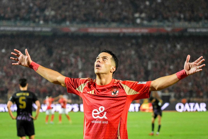 إعلامي يطلب من الأهلي إعلان سبب عدم سفر إمام عاشور