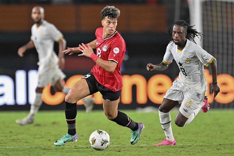 إعلامي يثير الجدل بعد قرارات الأهلي ضد عاشور