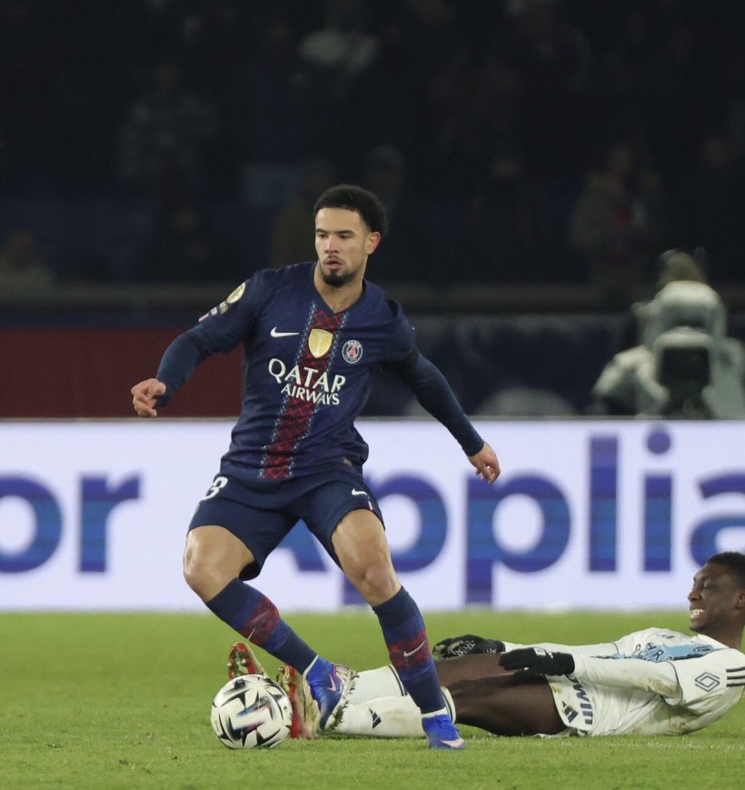 هل يتحول إيمري إلى ظهير أيمن بشكل دائم؟