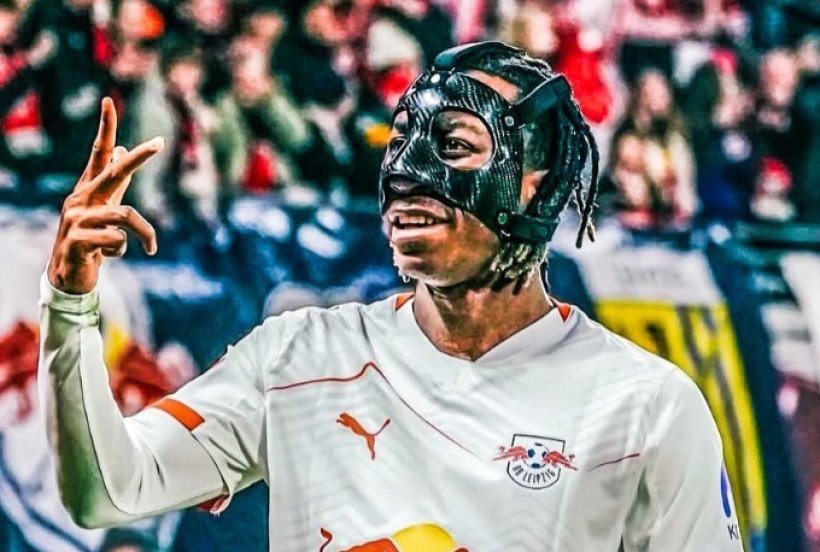 موهبة واعدة تتفوق أوروبيًا في المراوغات