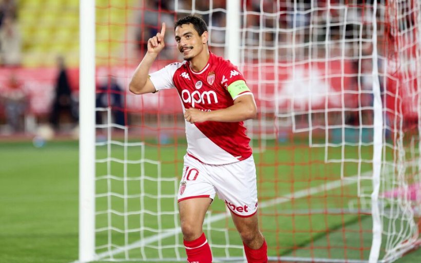 وسام بن يدر يوقع للوداد بعقد يمتد لستة أشهر