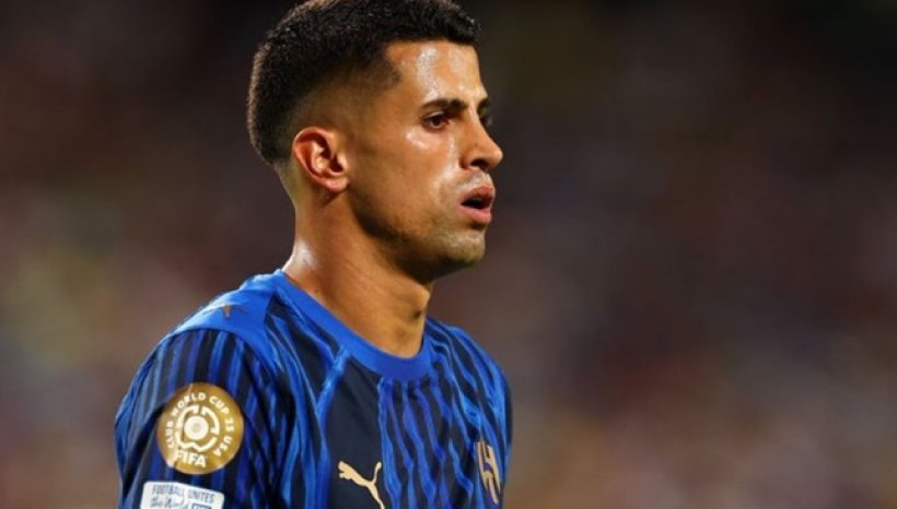 فشل صفقة كانسيلو يُنهي آمال الهلال في ضم أتشيربي أو دي فري من إنتر