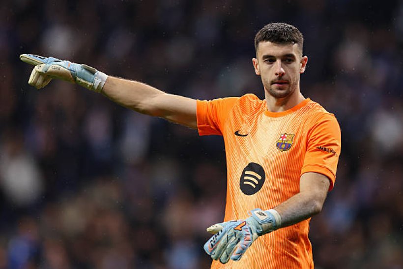 خوان جارسيا يخوض أول كلاسيكو له بقميص برشلونة