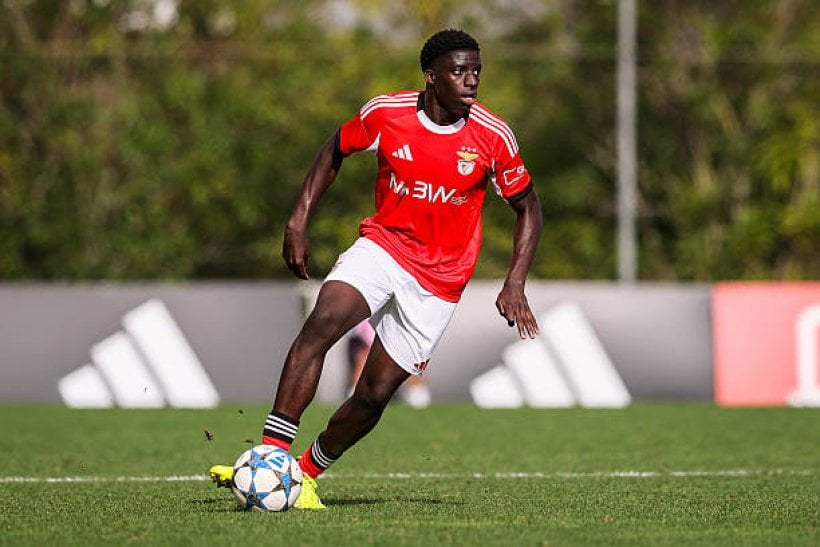 برشلونة يراقب الظهير الأيمن البرتغالي دانيال بانجاكي