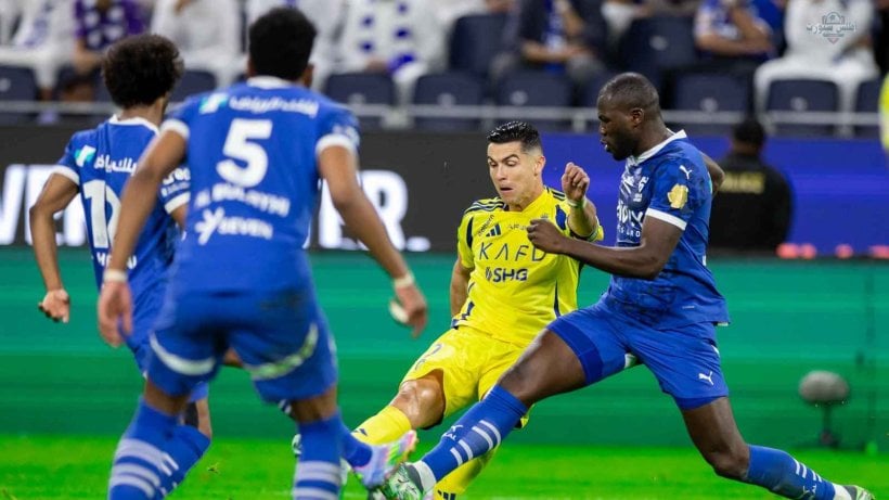 اكتشف طاقم تحكيم ديربي الرياض بين الهلال والنصر