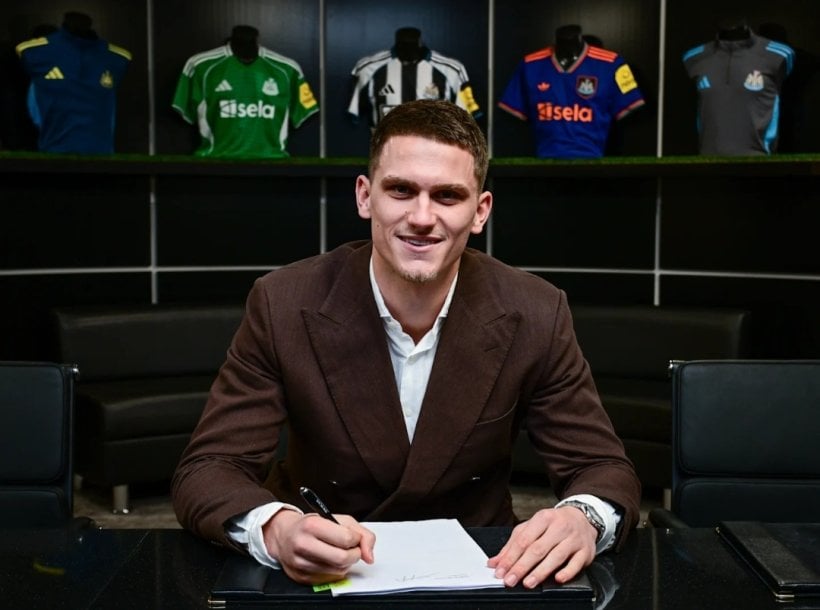 رَسْمِيًّا: نيوكاسل يعلن عن التجديد لبوتمان