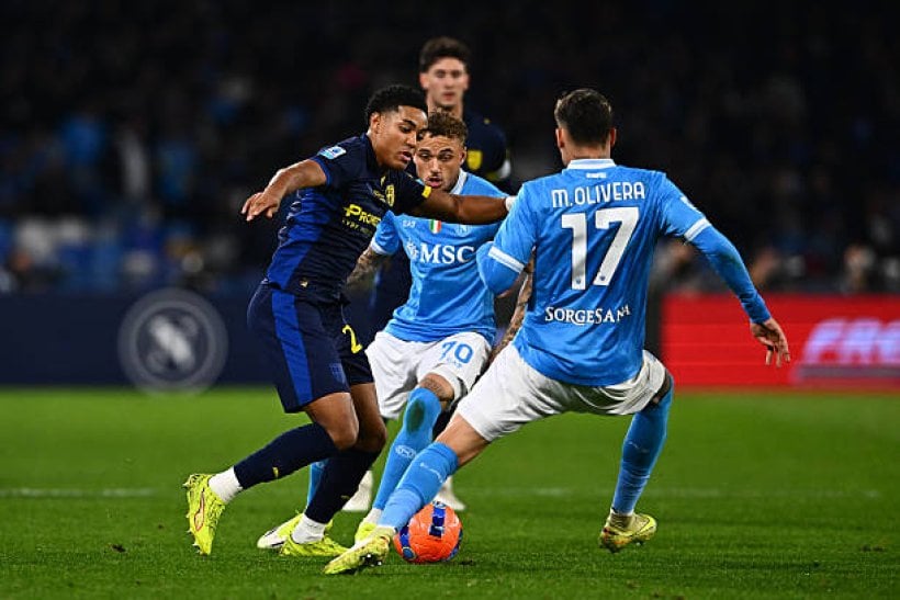 نابولي يتعثر أمام بارما في الدوري الإيطالي