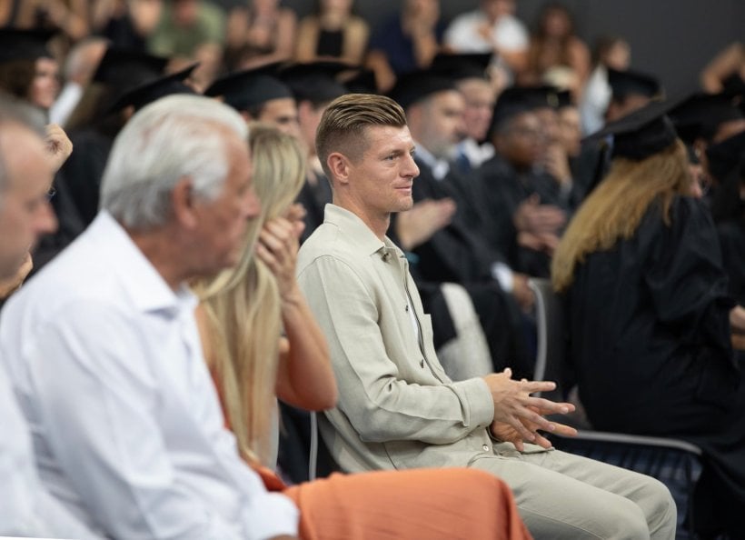 كروس: برشلونة يلعب كرة قدم جذابة لكنه لن يفوز بدوري الأبطال