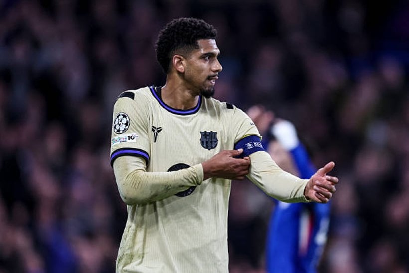 شكوك حول مستقبل أراوخو مع برشلونة وسط اهتمام إنجليزي