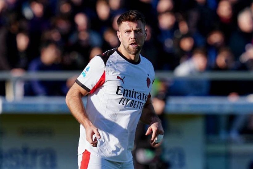 فولكروغ يعود لقائمة ميلان قبل مواجهة كومو بعد اجتياز الفحوصات الطبية