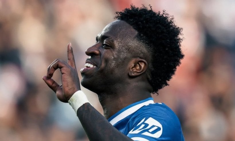 هل يجدد فينيسيوس عقده بعد رحيل ألونسو؟