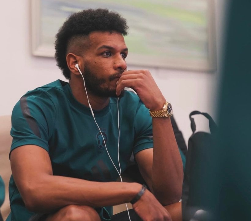 البليهي يرد على شائعات خروجه من الهلال