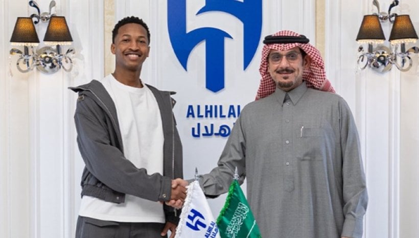 الهلال يضم ثنائي الخليج بشكل رسمي