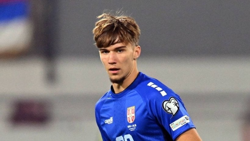 بايرن ميونخ ينافس أرسنال على ضم موهبة صربيا