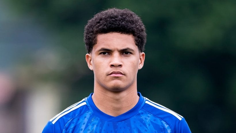 بوروسيا دورتموند يواصل مطاردة براتيس