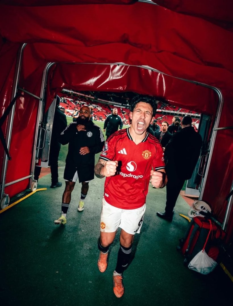 مارتينيز يرد على تصريح بول سكولز