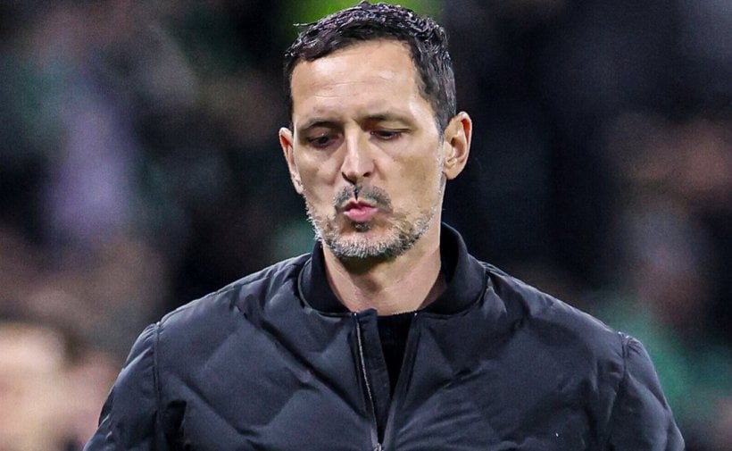 تراجع أوروبي ومحلي يعجل برحيل توبمولر عن تدريب فرانكفورت