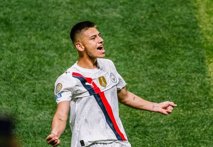 رسميًا .. مانشستر سيتي يُعير إيتشيفيري إلى جيرونا