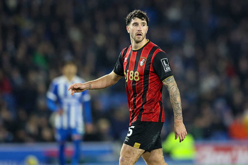 تشيلسي يدرس التعاقد مع مدافع بورنموث