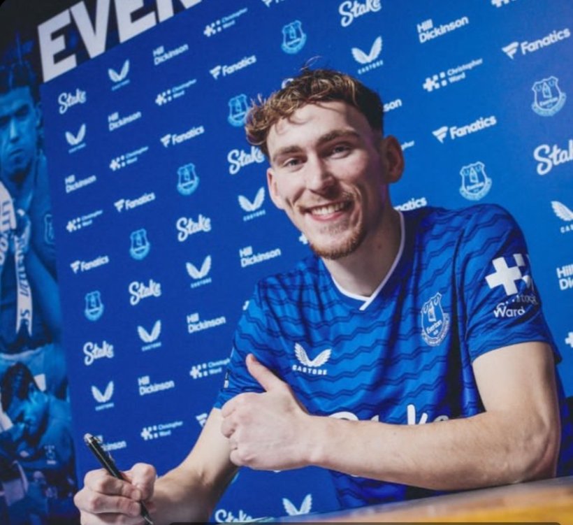 غارنر يجدد عقده مع إيفرتون حتى يونيو 2030