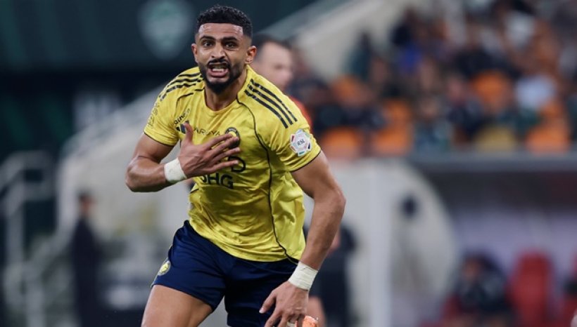 العمري يطمئن المدرب جيسوس قبل اللقاء المرتقب أمام التعاون