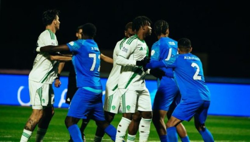 الأهلي يكتسح نيوم بثلاثية نظيفة ويقتنص وصافة دوري روشن