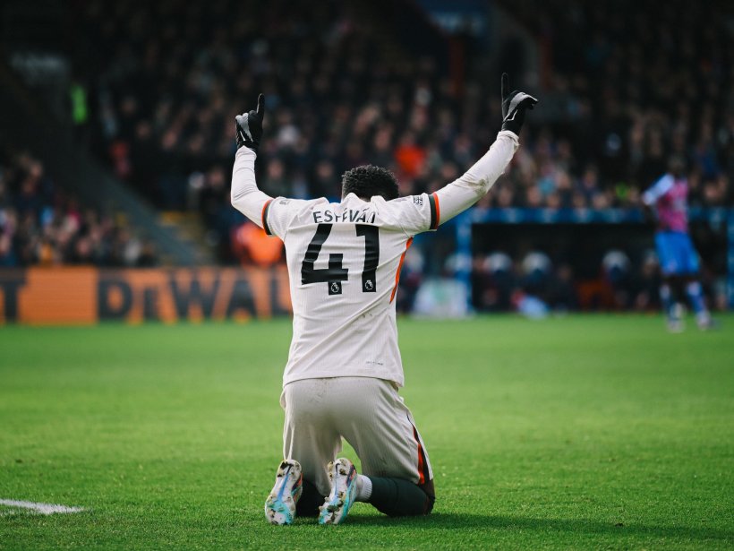 صعود “إستيفاو”: هل يغطي النجم الصاعد على تراجع كول بالمر؟