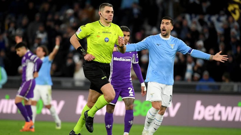 بعد مباراة لاتسيو وفيورنتينا: طاقم التحكيم في دائرة الاستبعاد