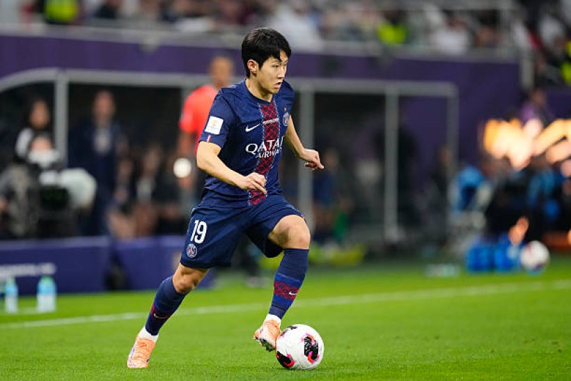 موقف باريس سان جيرمان بشأن طلب توتنهام لضم لي كانج إن