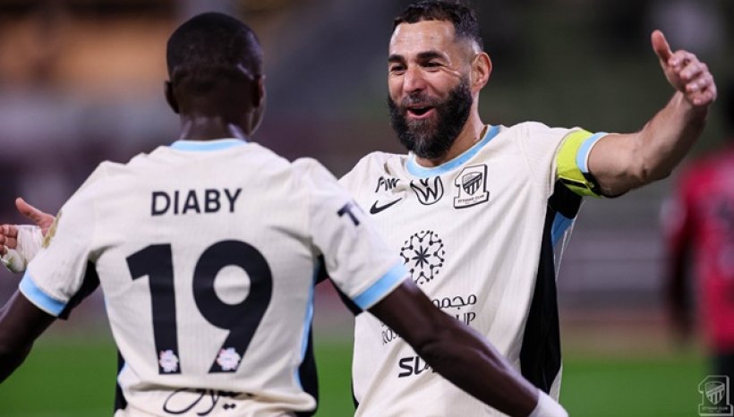 هاتريك بنزيما يقود الاتحاد لاكتساح الخلود