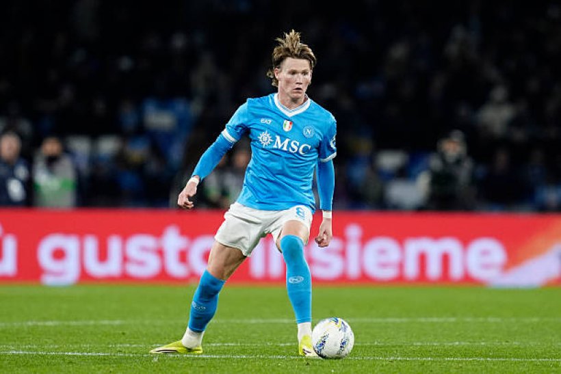 نابولي يستعد لتجديد عقد سكوت مكتوميناي