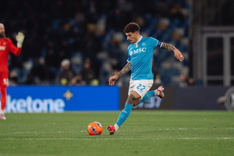 نابولي يُعلن نجاح عملية دي لورينزو