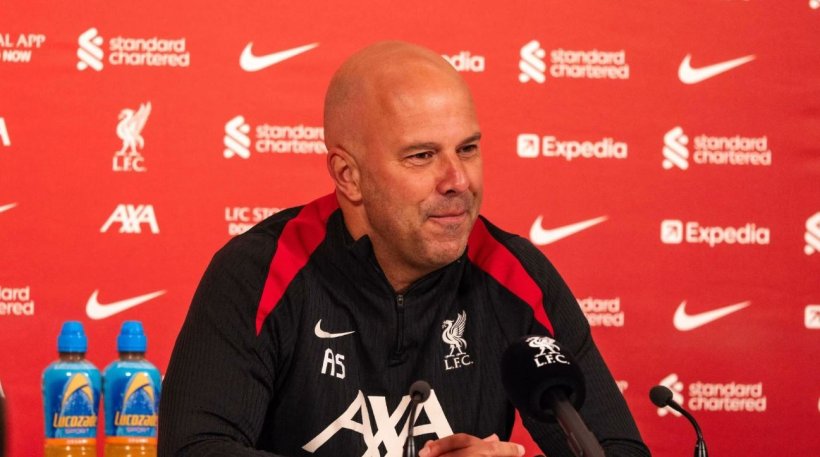 سلوت: سعيد بالتعاقد مع جاكيه، وهذا رأيي في مانشستر سيتي