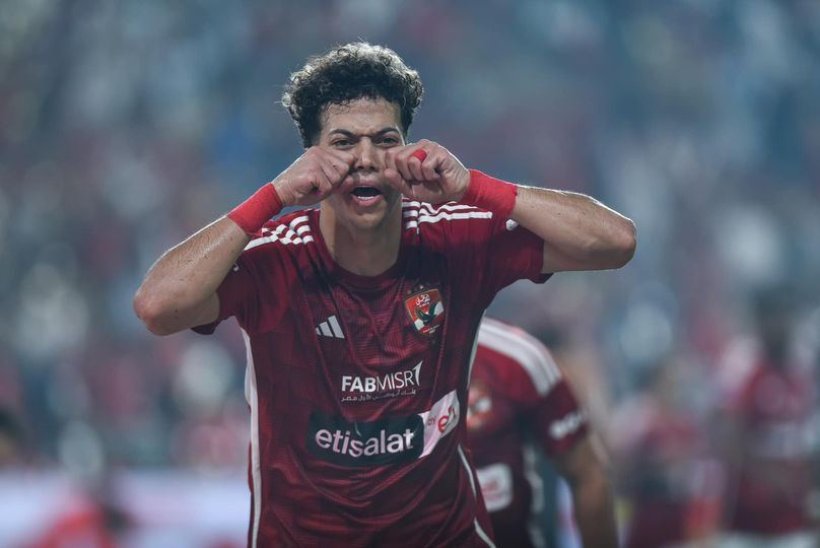 الأهلي يجدد عقد إمام عاشور قريبًا