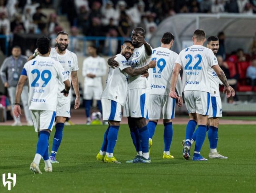 لوائح آسيا تحرم الهلال من خدمات بنزيما أمام شباب الأهلي