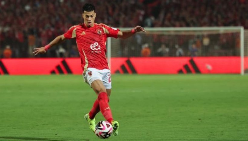 إمام عاشور يشترط المساواة بتريزيجيه وزيزو لتمديد عقده