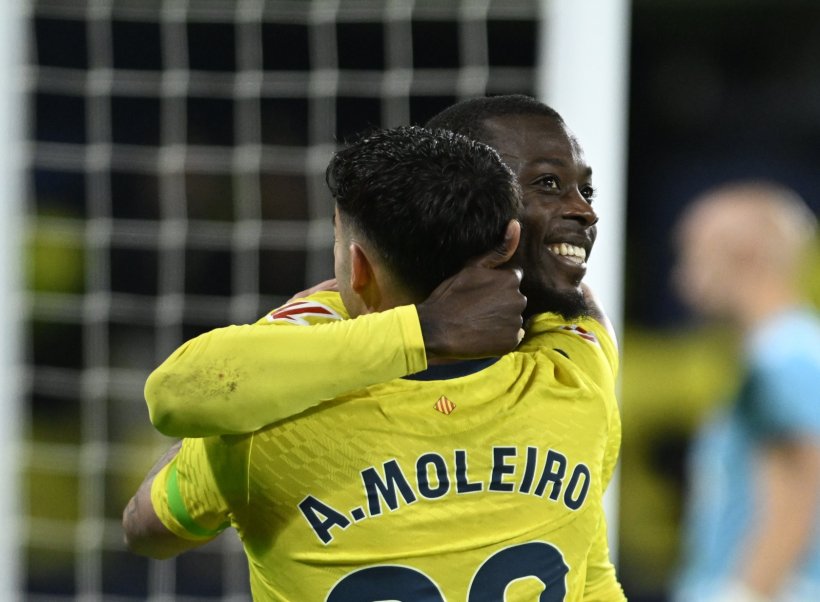 الغواصات الصفراء تغرق إسبانيول برباعية