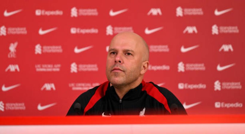 سلوت: الإصابات تضغط علينا، لكن الأداء يمنحني الثقة