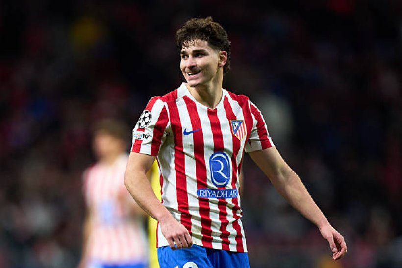 وكيل ألفاريز يوضح حقيقة وجود أي تواصل مع أحد مرشحي برشلونة