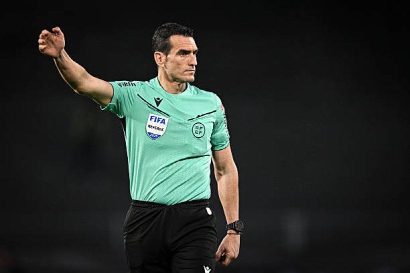 حكم مواجهة برشلونة وأتلتيكو مدريد في كأس الملك