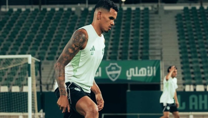 الأهلي ينتظر حسم موقف ديميرال وجالينو أمام الشباب