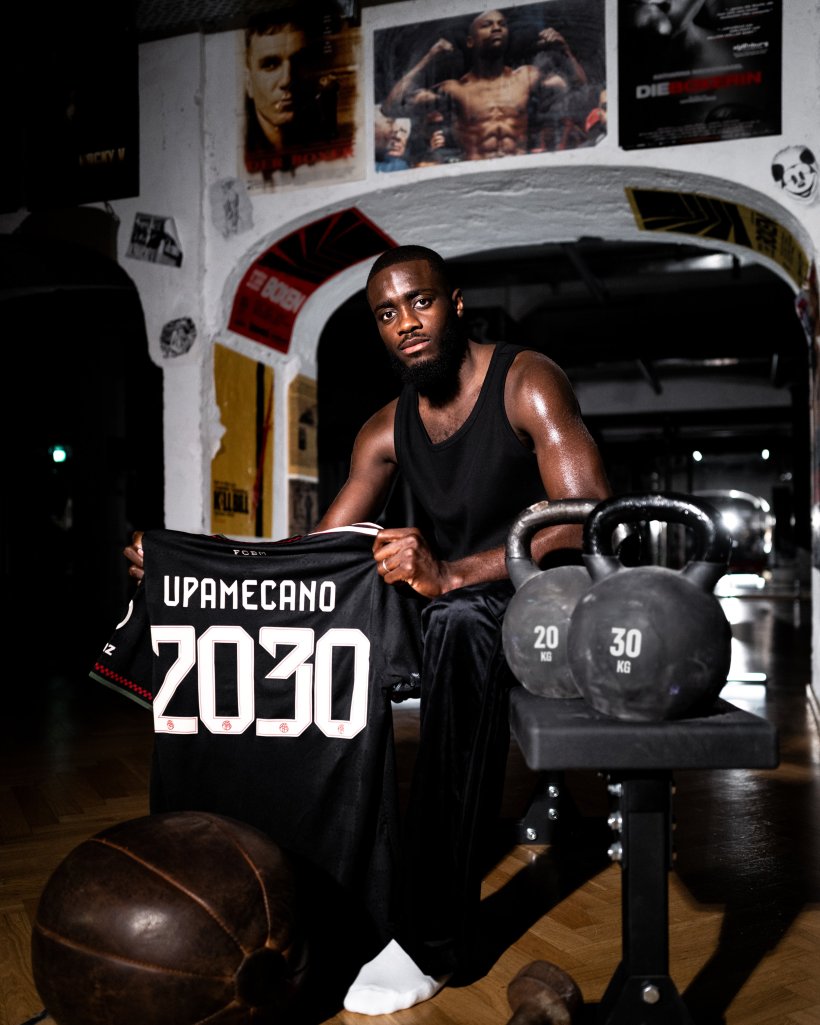 رسميًا .. بايرن ميونخ يعلن عن التجديد لأوباميكانو